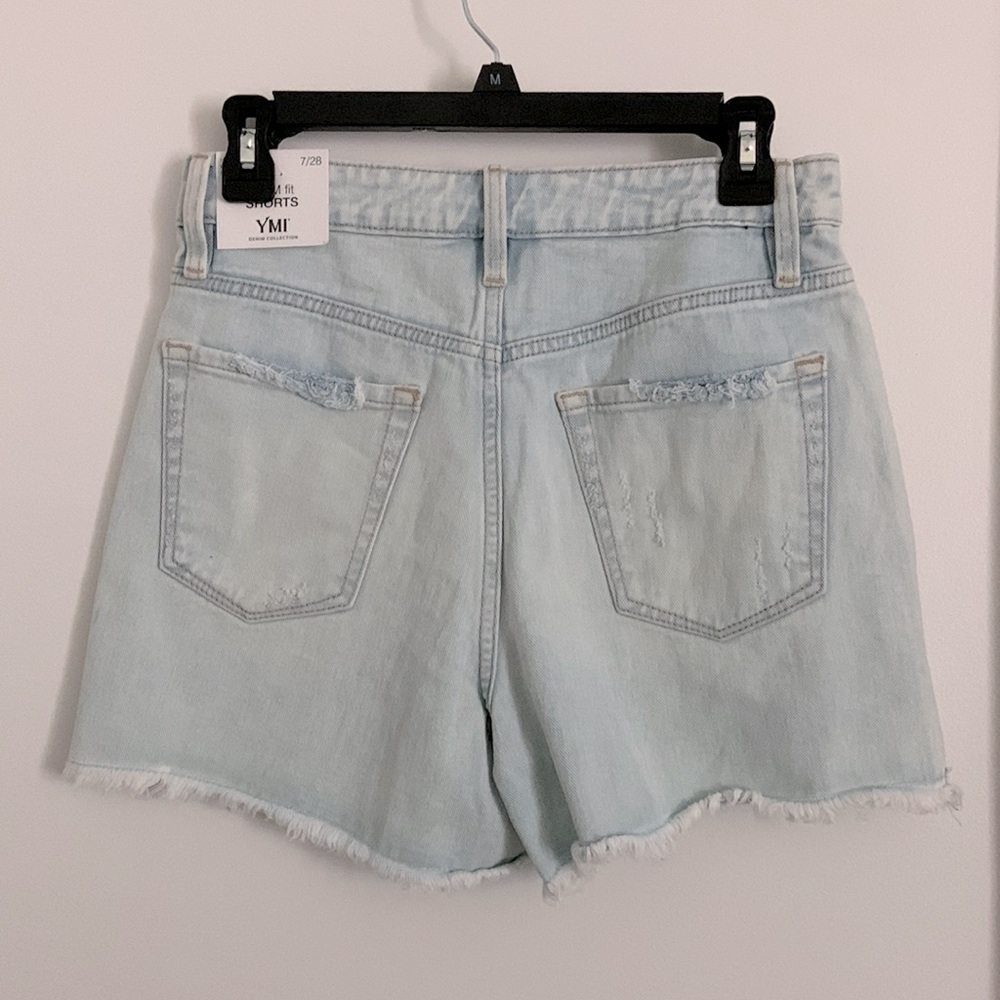 NWT Mom Fit Distressed Denim Jean Shorts Size 7/28 - Picture 2 of 10